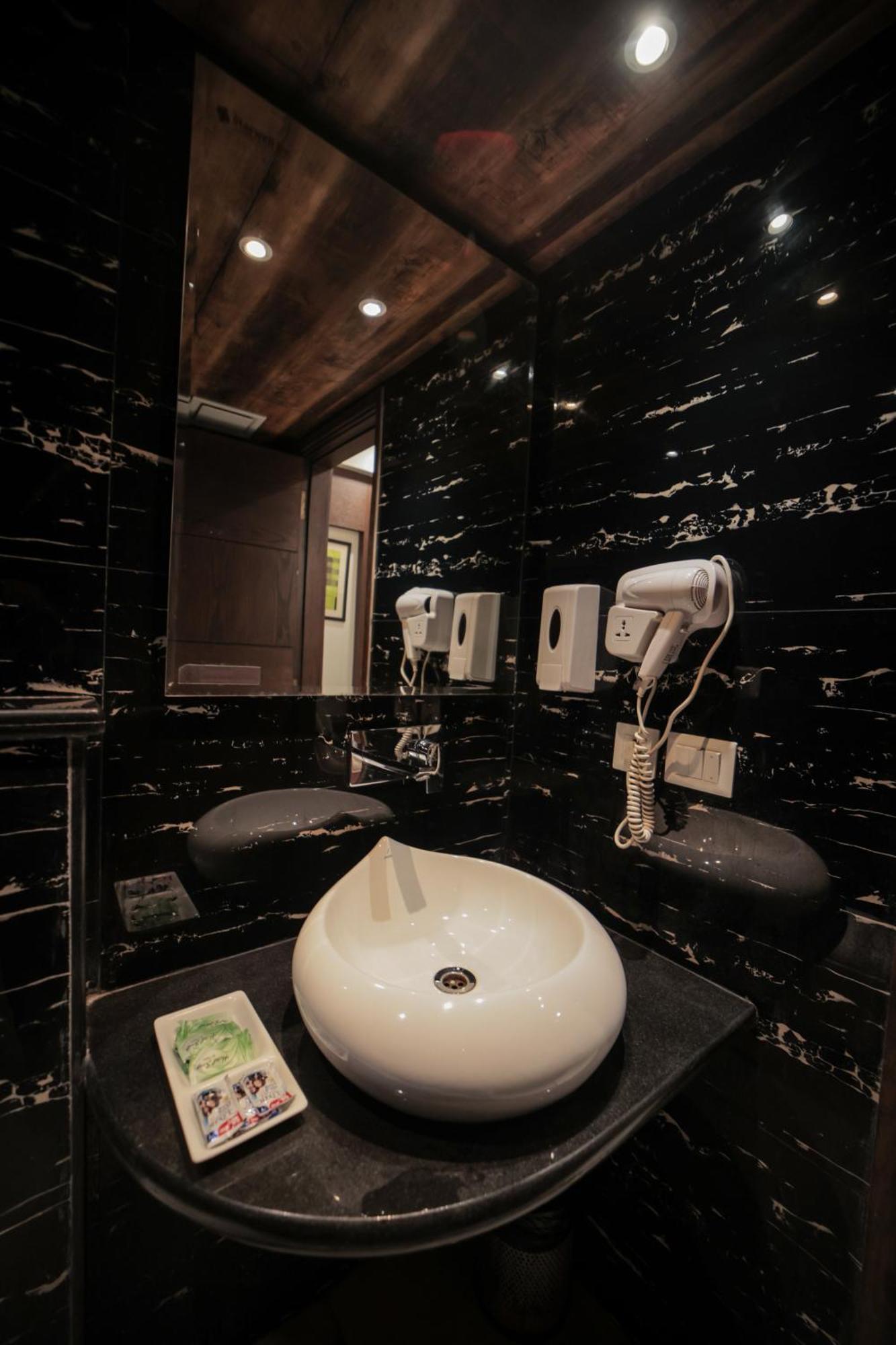 Hotel Stay Well Dx Nuova Delhi Esterno foto