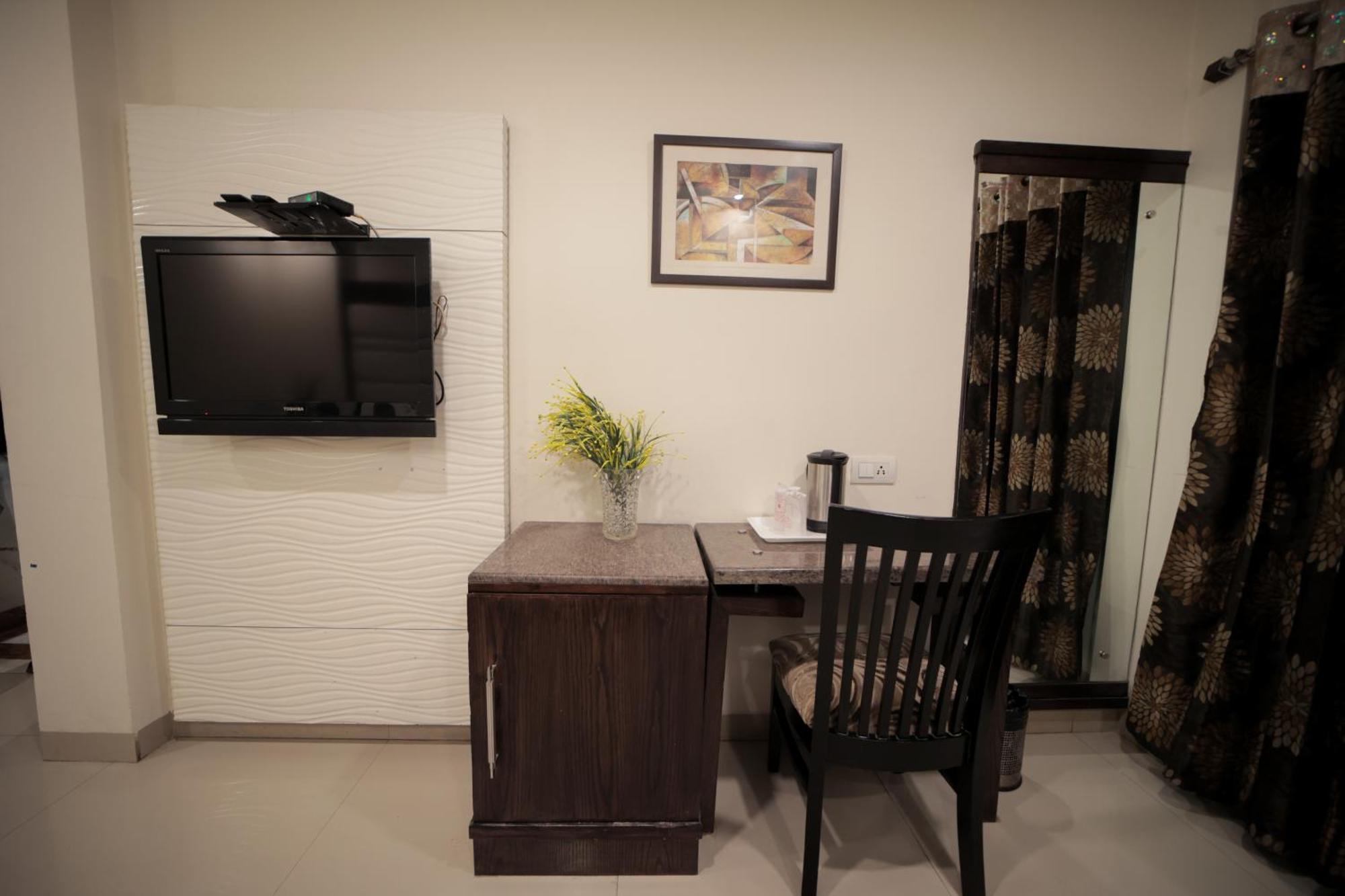 Hotel Stay Well Dx Nuova Delhi Esterno foto