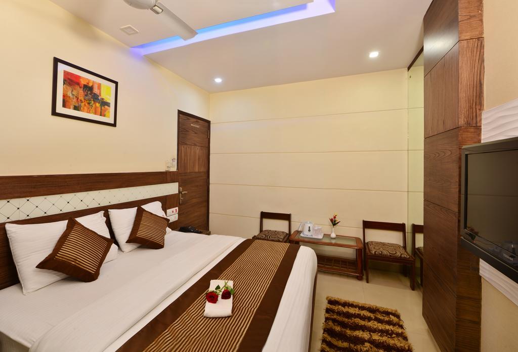 Hotel Stay Well Dx Nuova Delhi Esterno foto